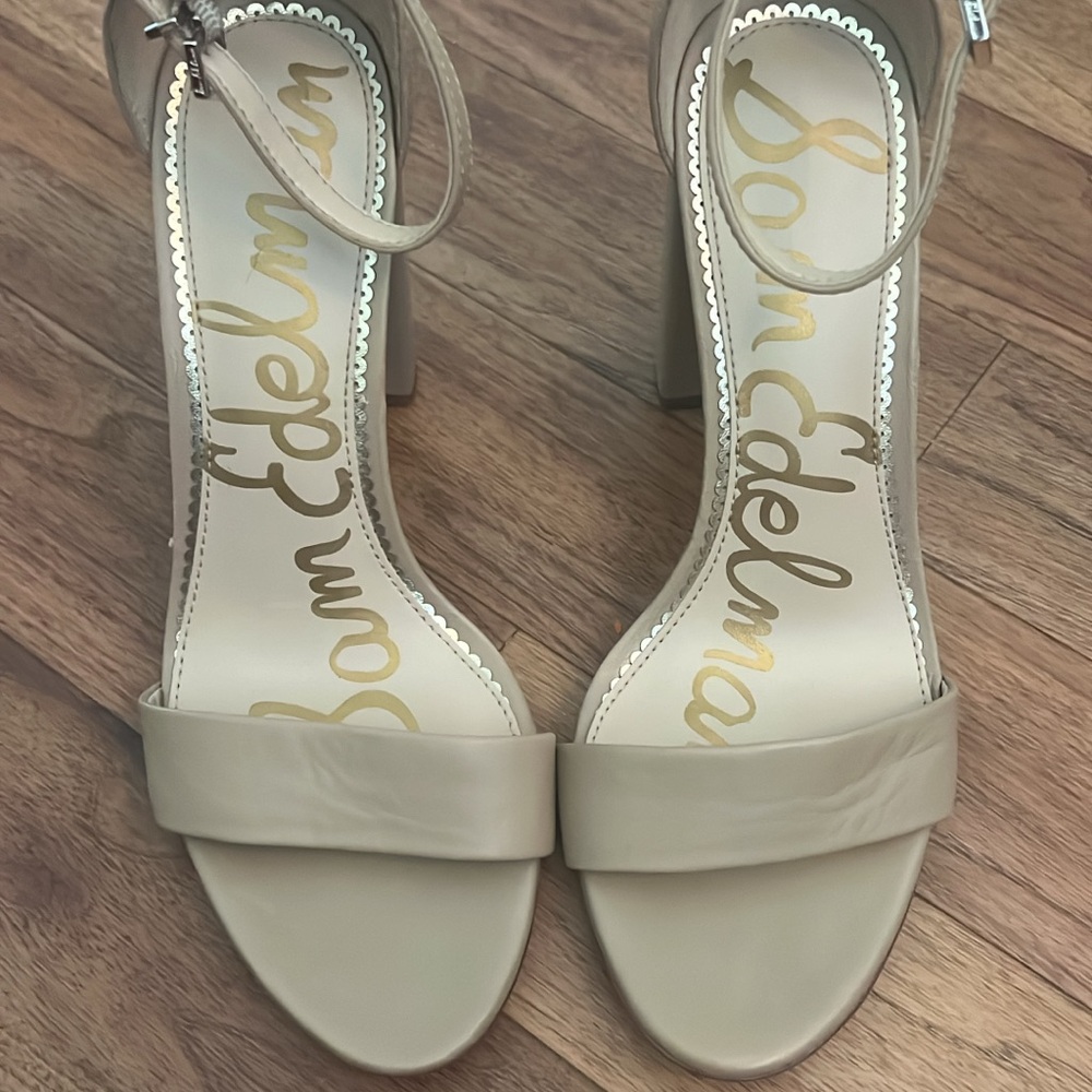 Sam Edelman Tan Heels Elegant Minimalist Design